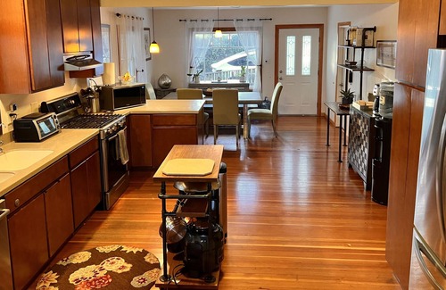 Sebastopol Maison | Beautiful in-town home in Sebastopol - the heart of West Sonoma wine country