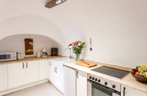 Exo Gonia Villa | Traditionnelle maison troglodytique de Santorin - Hélios
