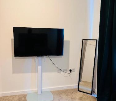 South Hornchurch Maison | Beautiful King Sized En-suite Room - Anderson Home