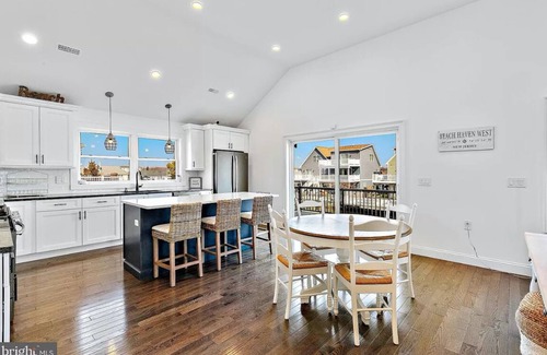 Beach Haven West Maison | Beautiful lagoon front home! Heated inground pool. Only minutes to LBI beaches.