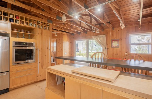 Kincardine Cottage | Belle Lake Front Cottage