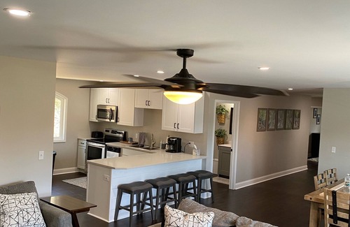 Town of Catharine Maison | Beautiful Lake House in the middle of everything!