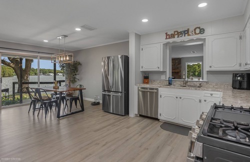 Shreveport Maison | Beautiful lake house with game room. Dog friendly