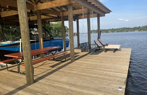 Shreveport Maison | Beautiful lake house with game room. Dog friendly