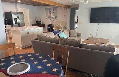 Seneca Appartement | Beautiful Lake Keowee Flat minutes from Clemson University.
