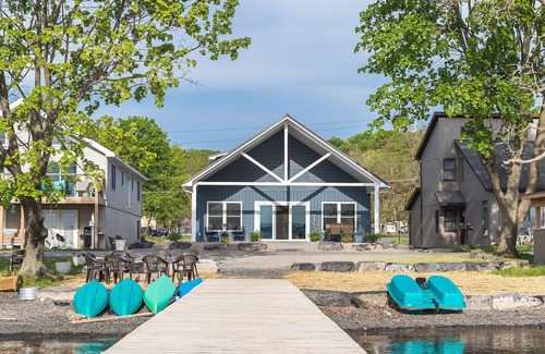 Lodi Maison | 2 maisons! Une famille ou un couple de familles, c'est la propriété pour vous!