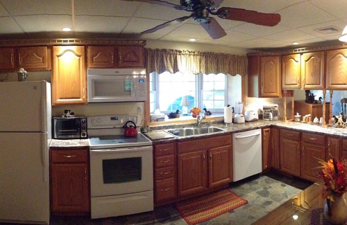 Winchester Appartement | Côté lac magnifique, évadez-vous, calme et paisible.