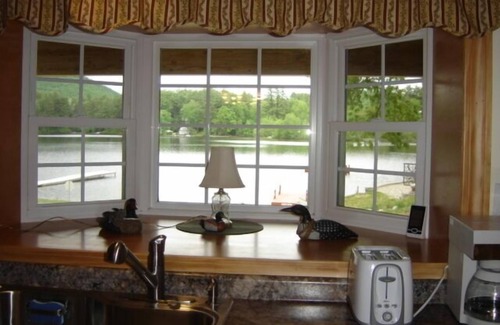 Winchester Appartement | Côté lac magnifique, évadez-vous, calme et paisible.