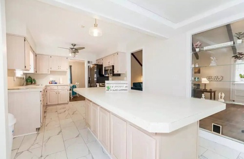 Lee's Summit Maison | Beautiful Lake View! Spacious3/2 Monthly Special!