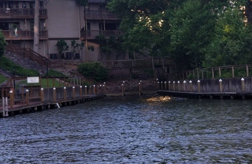 Mid America Copropriété | Magnifique condo avec vue sur le lac. À quelques minutes de l'hippodrome