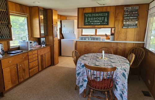 Sault Ste. Marie Maison | Beautiful lakefront getaway on Sugar Island.
