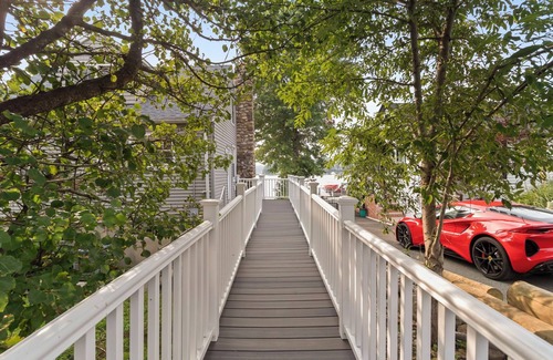 Lake Hopatcong Cottage | Chalet mignon et confortable au bord du lac avec de nombreux équipements.