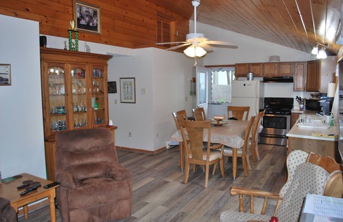 Gilford Cottage | Magnifique chalet au bord du lac avec 21 'd'espace de quai