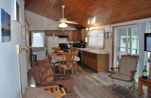 Gilford Cottage | Magnifique chalet au bord du lac avec 21 'd'espace de quai
