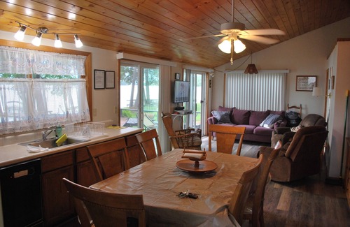 Gilford Cottage | Magnifique chalet au bord du lac avec 21 'd'espace de quai
