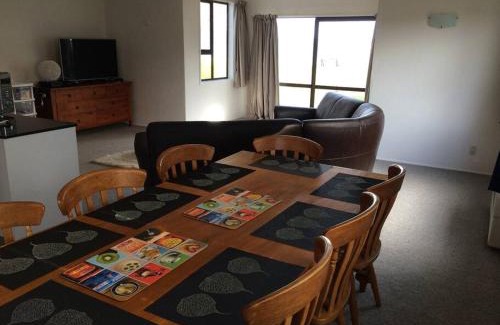 Hannahs Bay Maison | Beautiful Lakefront Location