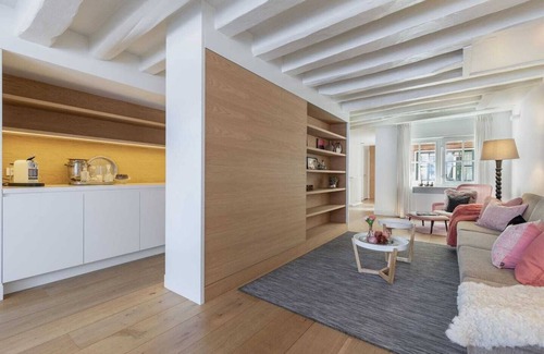 Grachtengordel-West Appartement | Beautiful large apartment at one of the most desirable locations on the famous Prinsengracht.