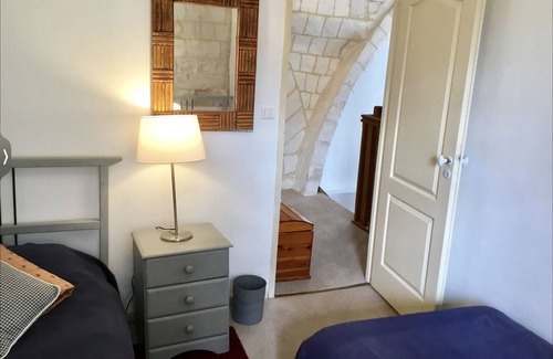 Wambercourt Maison | Belle, grande chapelle convertie en un acre de terrain paysagé