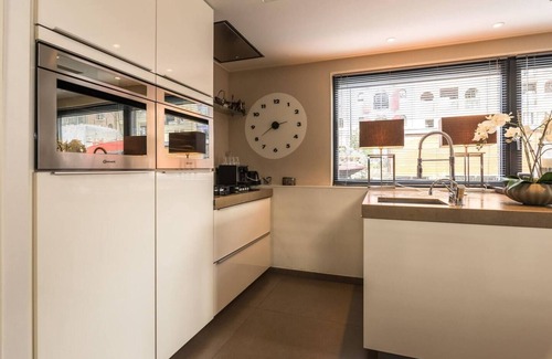 Jordaan Location De Bateaux | Beautiful large houseboat-apartment at the canal district in the hearth of Amsterdam.