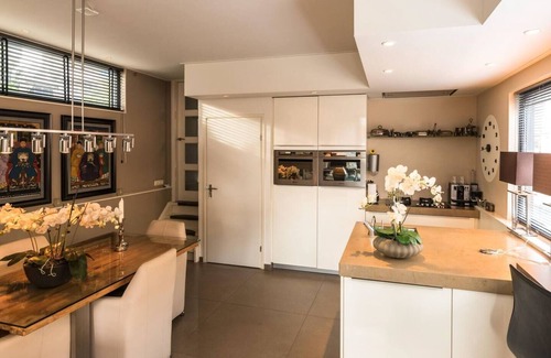 Jordaan Location De Bateaux | Beautiful large houseboat-apartment at the canal district in the hearth of Amsterdam.