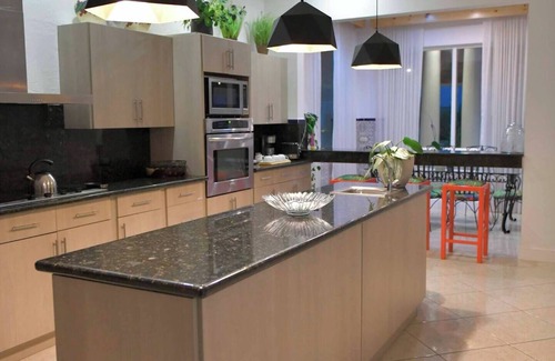 Ciudad Cariari Maison | Beautiful large palace with huge private pool less than 10min from the airport