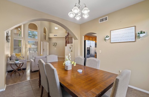 Tucson Estates Maison | Beautiful large Tucson Gem with your own POOL!