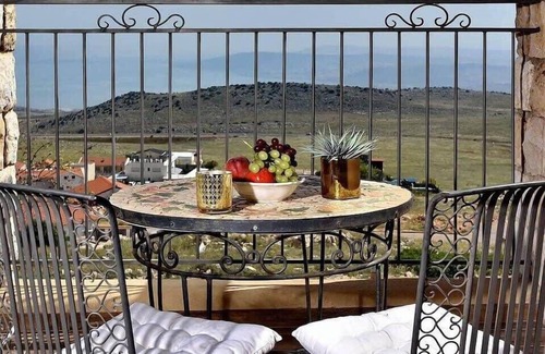 Artists Colony Villa | Beautiful, Large Villa on the Galilee Mountain