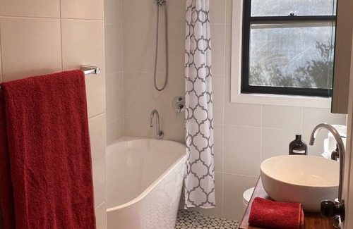 Charlestown Maison | Beautiful, leafy 3 bed/3 bath Newcastle home with pool