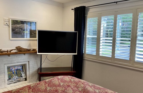 Charlestown Maison | Beautiful, leafy 3 bed/3 bath Newcastle home with pool