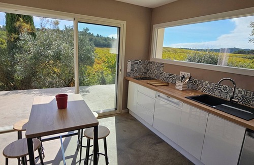 Mondragon Maison | Beautiful little house overlooking the vineyards