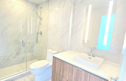 North York Copropriété | Beautiful Location & View Central Toronto 2Bed 2Bath with Parking - New Building