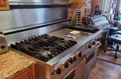 Redfield Maison | Beautiful Lodge for Weddings, Reunions, Events or Family Gatherings. Sleeps 25+