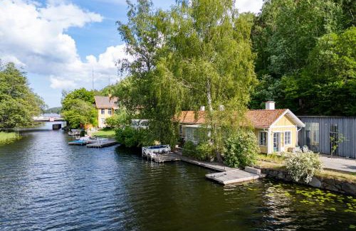 Hasthagen Cabine | Beautiful luxury family home surrounded by nature and water and only 15 minutes from city center