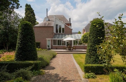 Bevel Villa | Beautiful mansion from 1925
