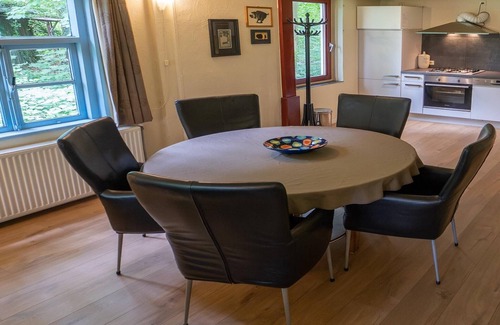 Beesel Villa | Magnifiquement situé dans sa propre forêt de l'eau