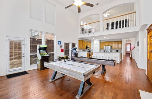 Valley Ranch Maison | Beautiful Mansion w/ Pool + Huge Gameroom