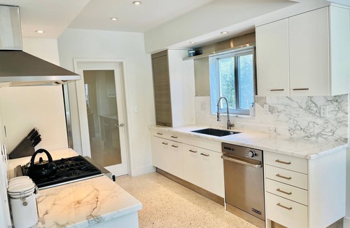 Downtown Fort Lauderdale Maison | Beautiful Mid-Century Modern SFR on the water , 10 minutes from Las Olas Blvd
