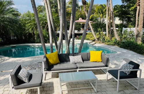Downtown Fort Lauderdale Maison | Beautiful Mid-Century Modern SFR on the water , 10 minutes from Las Olas Blvd