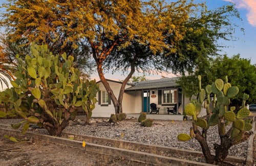 Blenman-Elm Maison | Beautiful mid century 2-bedroom house in central Tucson with AC and WiFi