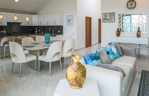 Manta Maison | Beautiful Modern House Right on the Ocean