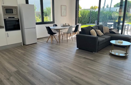 Mas Pinell Villa | Magnifique Villa moderne à moins de 5min à pieds de la plage!
