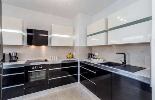 Belavici Villa | Belle villa familiale moderne avec piscine privée