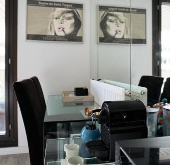 Levallois-Perret Appartement | Beautiful modern fully furnished studio