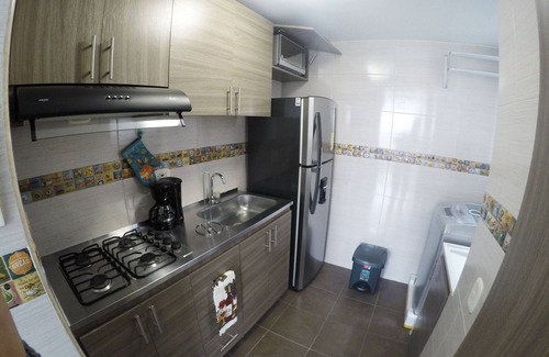 Kennedy Appartement | Bel appartement neuf moderne! Près de l'aéroport Wi-Fi Netflix