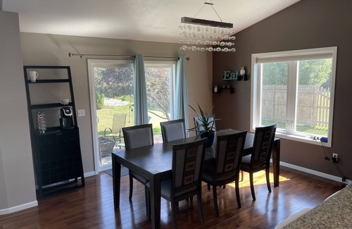 Butte Des Morts Maison | Beautiful Modernized Home for EAA 2025