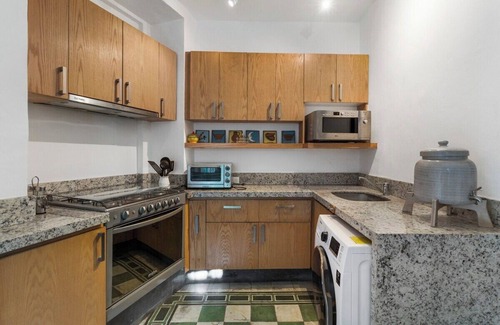 Downtown Queretaro Maison | Beautiful artist house, top location rooftop & A/C