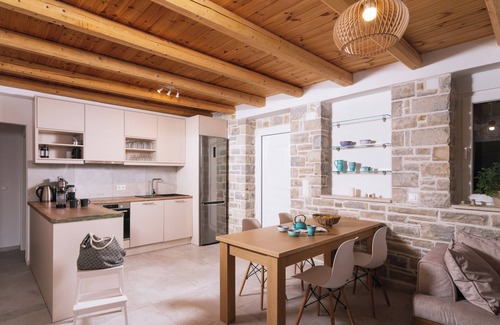 Kamilari Maison | Beautiful natural stone vacation home in the south of Crete (Kamilari) - sea view!