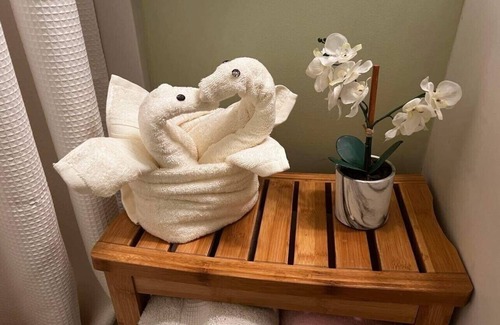 Nashua Appartement | Beautiful Neighborhood, Washer/Dryer, Breakfast,