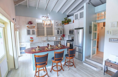Peterborg Maison | Beautiful New Bungalow /Magens Bay/ 20K GENERATOR.