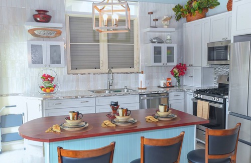 Peterborg Maison | Beautiful New Bungalow /Magens Bay/ 20K GENERATOR.